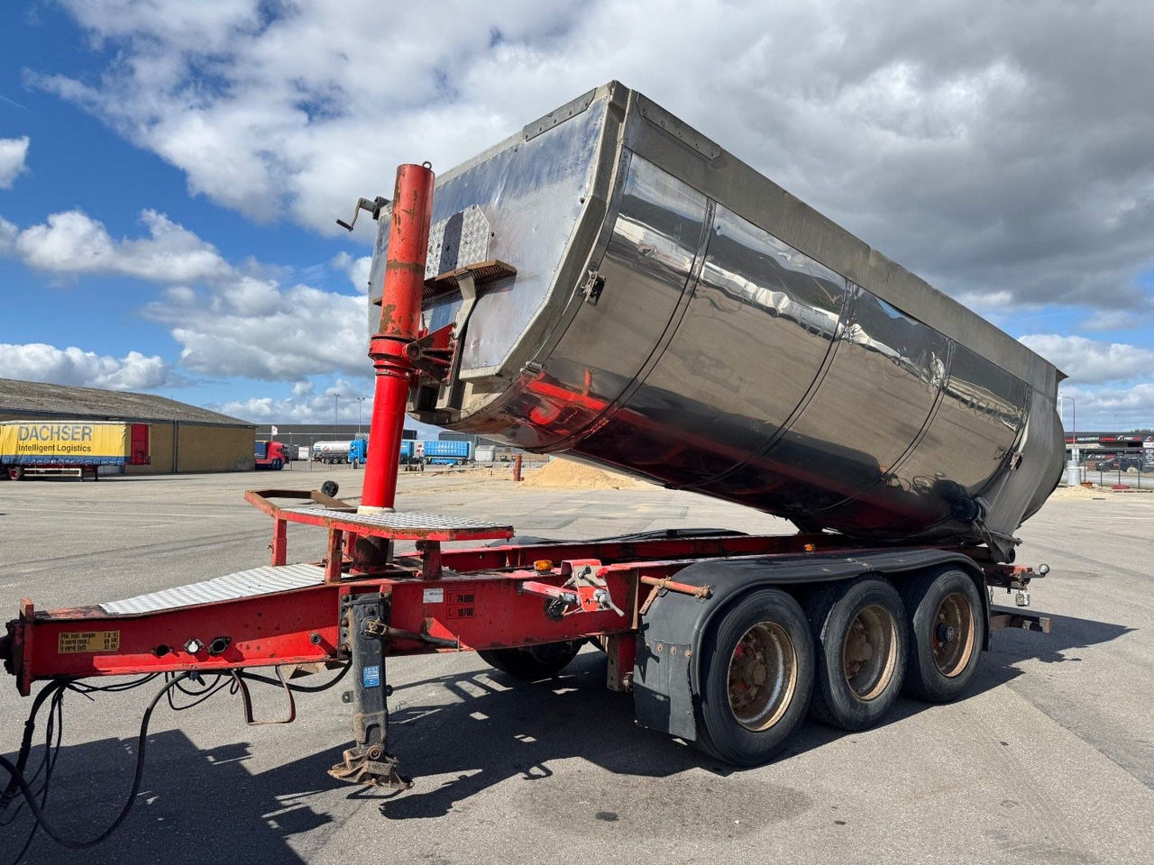 Kel-Berg 3 axle Asphalt tipper / Asphalt Kipper - Kiper prikolica: slika 1 Kel-Berg 3 axle Asphalt tipper / Asphalt Kipper - Kiper prikolica: slika 1