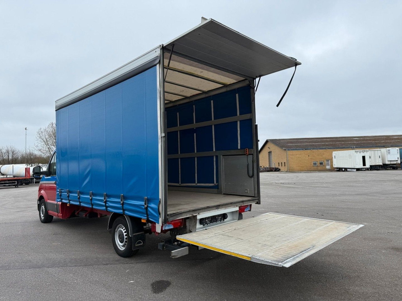 MAN TGE 2.0 TDI 3.180 Plane - Automat - Zepro - AC - Dostavno vozilo s ponjavo: slika 5 MAN TGE 2.0 TDI 3.180 Plane - Automat - Zepro - AC - Dostavno vozilo s ponjavo: slika 5