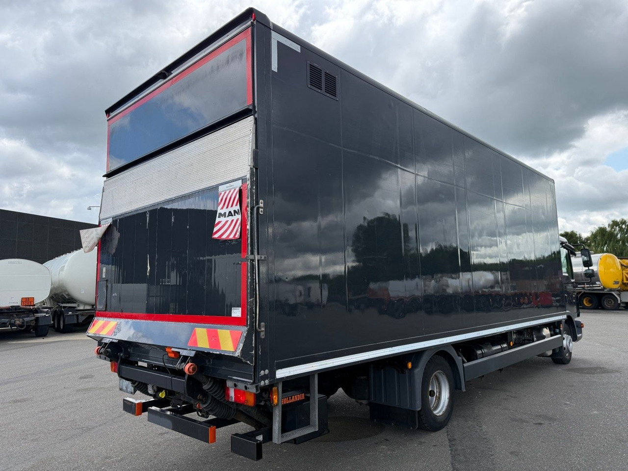 MAN TGL 12.250 Euro 6 Closed box / Koffer 7.20 m. - Tovornjak zabojnik: slika 3 MAN TGL 12.250 Euro 6 Closed box / Koffer 7.20 m. - Tovornjak zabojnik: slika 3