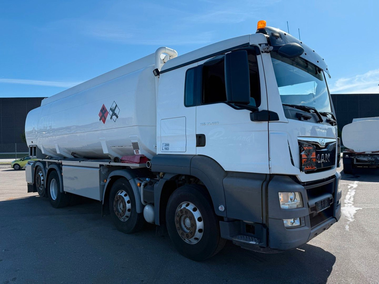 MAN TGS 35.480 8x2*6 23.000 l. ADR Euro 6 Tanktruck - Tovornjak cisterna: slika 2 MAN TGS 35.480 8x2*6 23.000 l. ADR Euro 6 Tanktruck - Tovornjak cisterna: slika 2