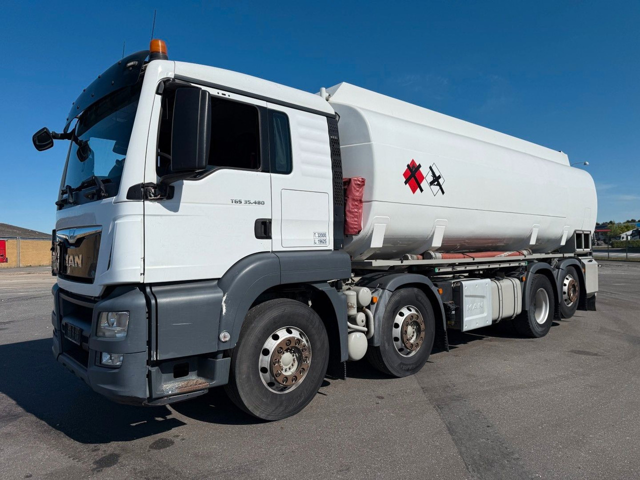 MAN TGS 35.480 8x2*6 23.000 l. ADR Euro 6 Tanktruck - Tovornjak cisterna: slika 1 MAN TGS 35.480 8x2*6 23.000 l. ADR Euro 6 Tanktruck - Tovornjak cisterna: slika 1