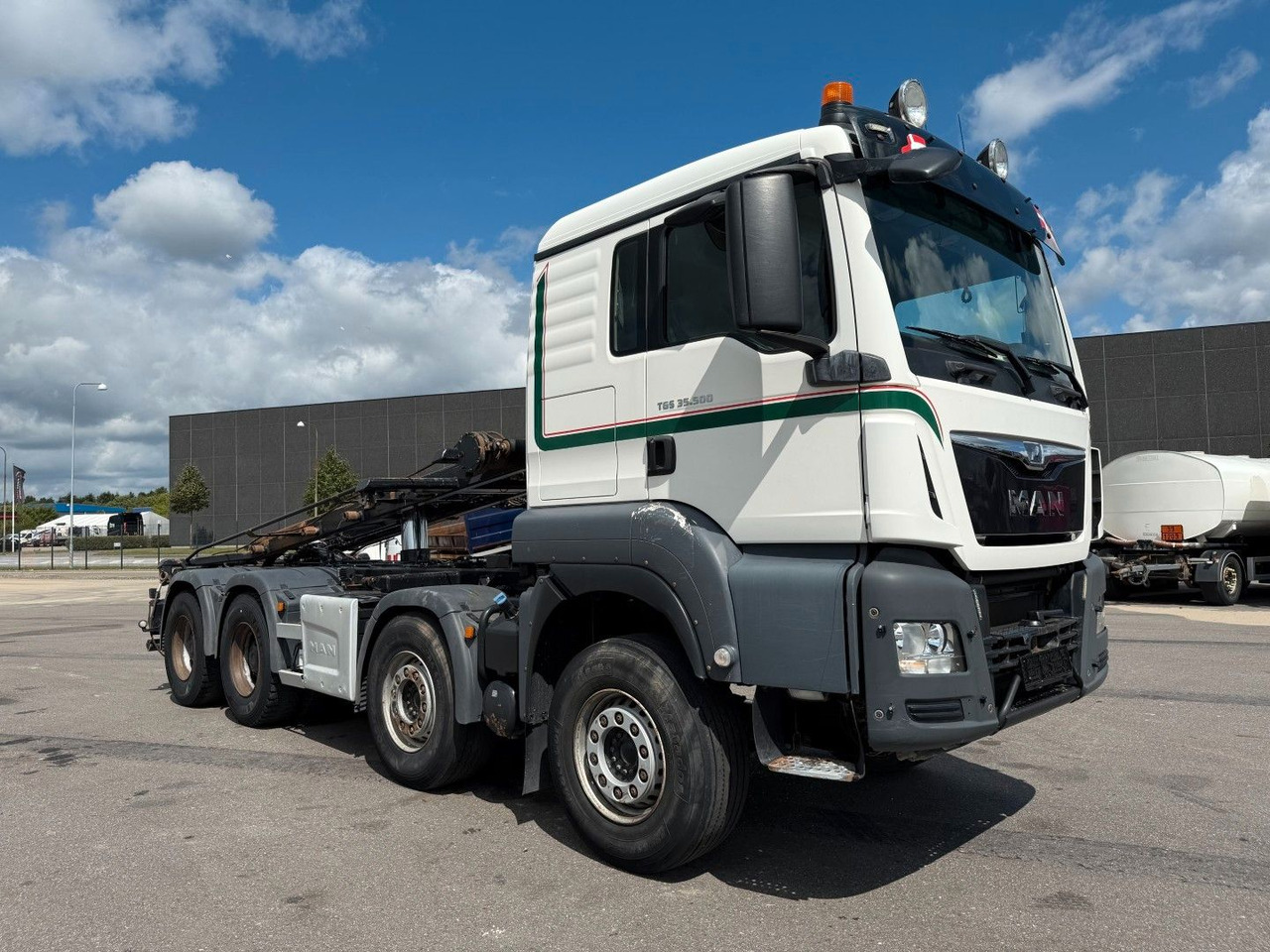 MAN TGS 35.500 8x4 HMF Tipper / Kipper / Euro 6 - Tovornjak prekucnik: slika 2 MAN TGS 35.500 8x4 HMF Tipper / Kipper / Euro 6 - Tovornjak prekucnik: slika 2