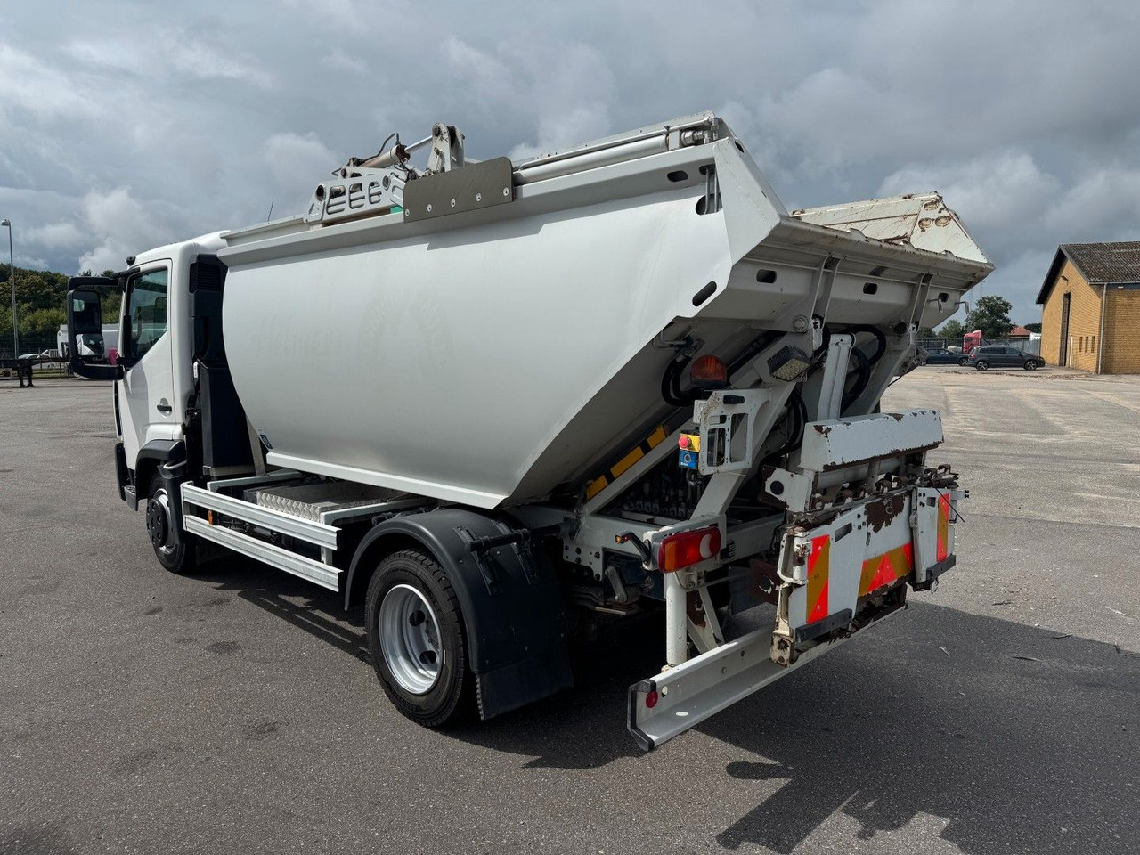 Renault D7.5 180 4x2 Semat/Techno Azimut 8 m3 Garbage - Smetarski tovornjak: slika 4 Renault D7.5 180 4x2 Semat/Techno Azimut 8 m3 Garbage - Smetarski tovornjak: slika 4