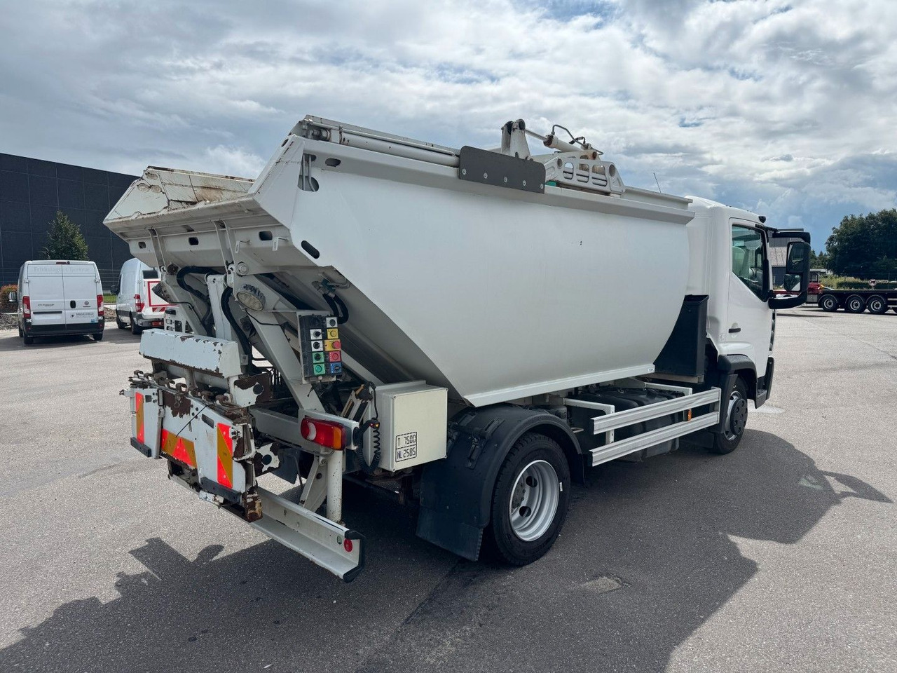 Renault D7.5 180 4x2 Semat/Techno Azimut 8 m3 Garbage - Smetarski tovornjak: slika 3 Renault D7.5 180 4x2 Semat/Techno Azimut 8 m3 Garbage - Smetarski tovornjak: slika 3