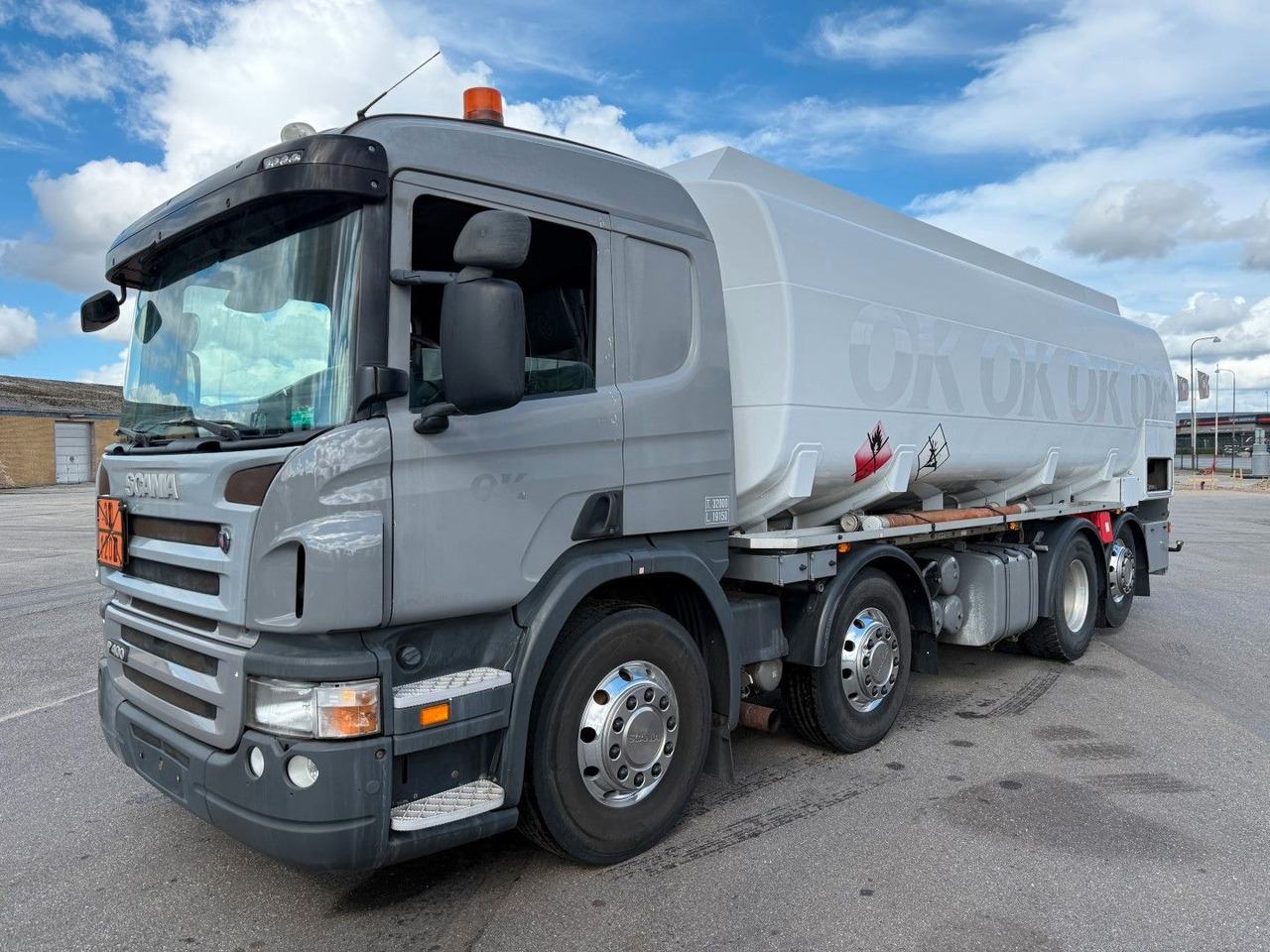 Scania P400 8x2*6 HMK Bilcon 24.000 l. ADR Euro 5 - Tovornjak cisterna: slika 1 Scania P400 8x2*6 HMK Bilcon 24.000 l. ADR Euro 5 - Tovornjak cisterna: slika 1