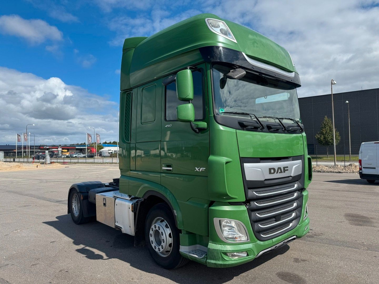 DAF XF 450 4x2 SSC Euro 6 - Vlačilec: slika 2 DAF XF 450 4x2 SSC Euro 6 - Vlačilec: slika 2