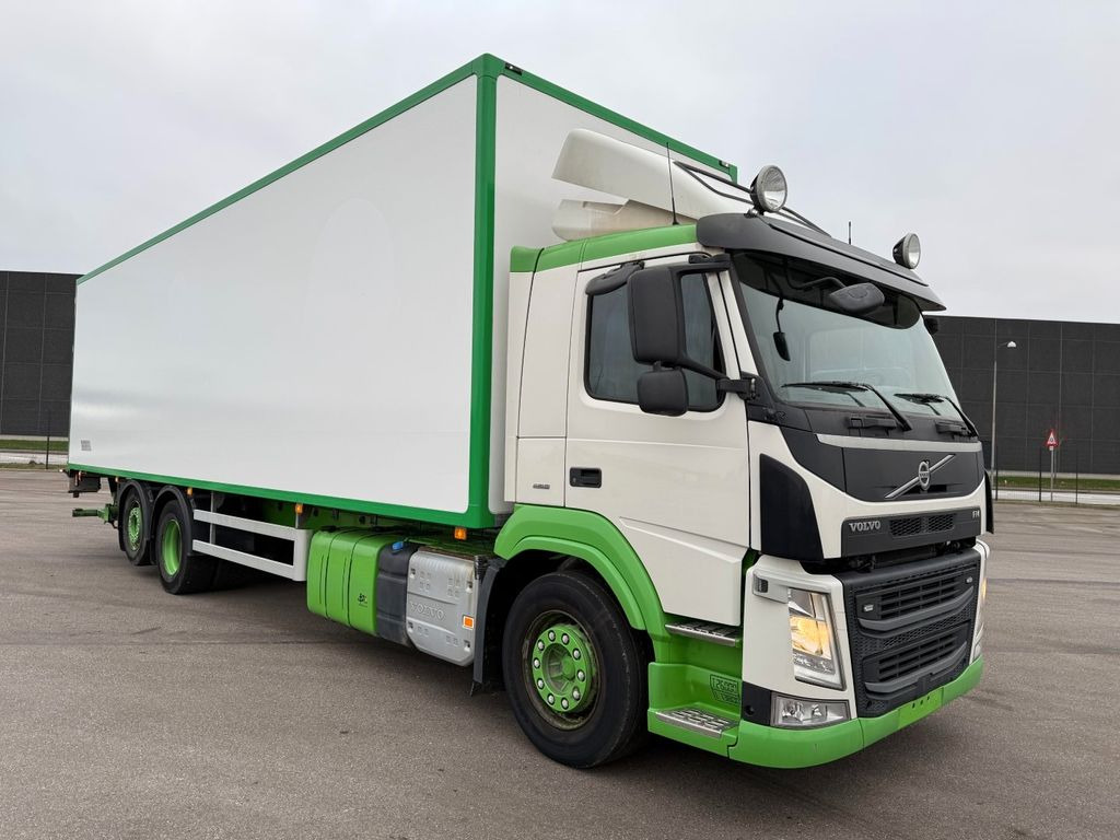 Volvo FM330 6x2*4 Igloocar 9,65 m. Box Year 2023 - Tovornjak zabojnik: slika 2 Volvo FM330 6x2*4 Igloocar 9,65 m. Box Year 2023 - Tovornjak zabojnik: slika 2