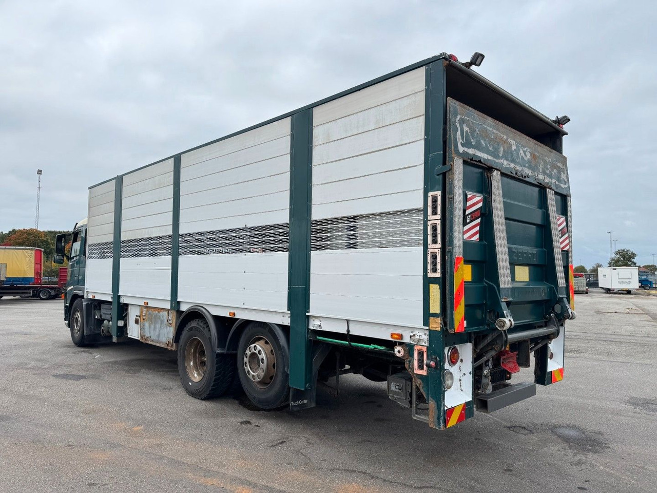 Volvo FM9 380 6x2*4 Tiertransporter / Livestock - Tovornjak za prevoz konj: slika 4 Volvo FM9 380 6x2*4 Tiertransporter / Livestock - Tovornjak za prevoz konj: slika 4