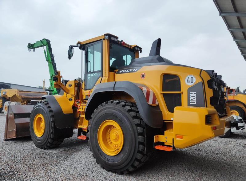 Kolesni nakladalec Volvo L120H: slika 1