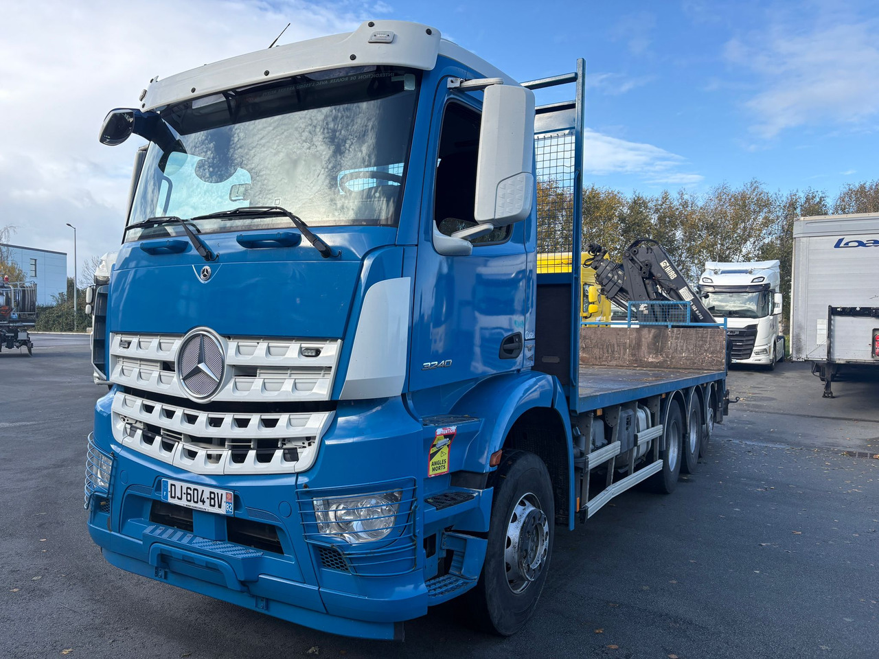 Mercedes Arocs 3240 - Tovornjak s kesonom: slika 1 Mercedes Arocs 3240 - Tovornjak s kesonom: slika 1