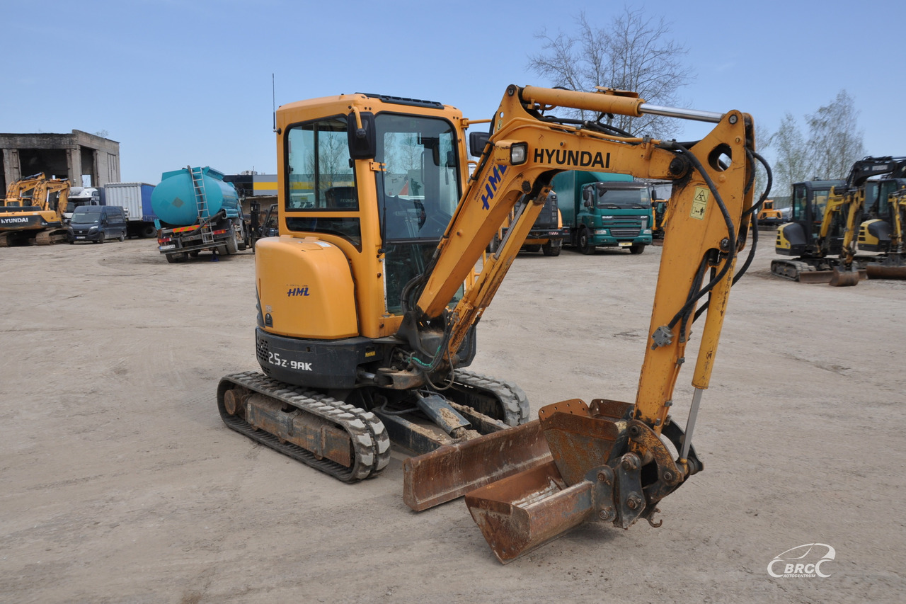 Hyundai R25Z-9AK - Mini bager: slika 2 Hyundai R25Z-9AK - Mini bager: slika 2