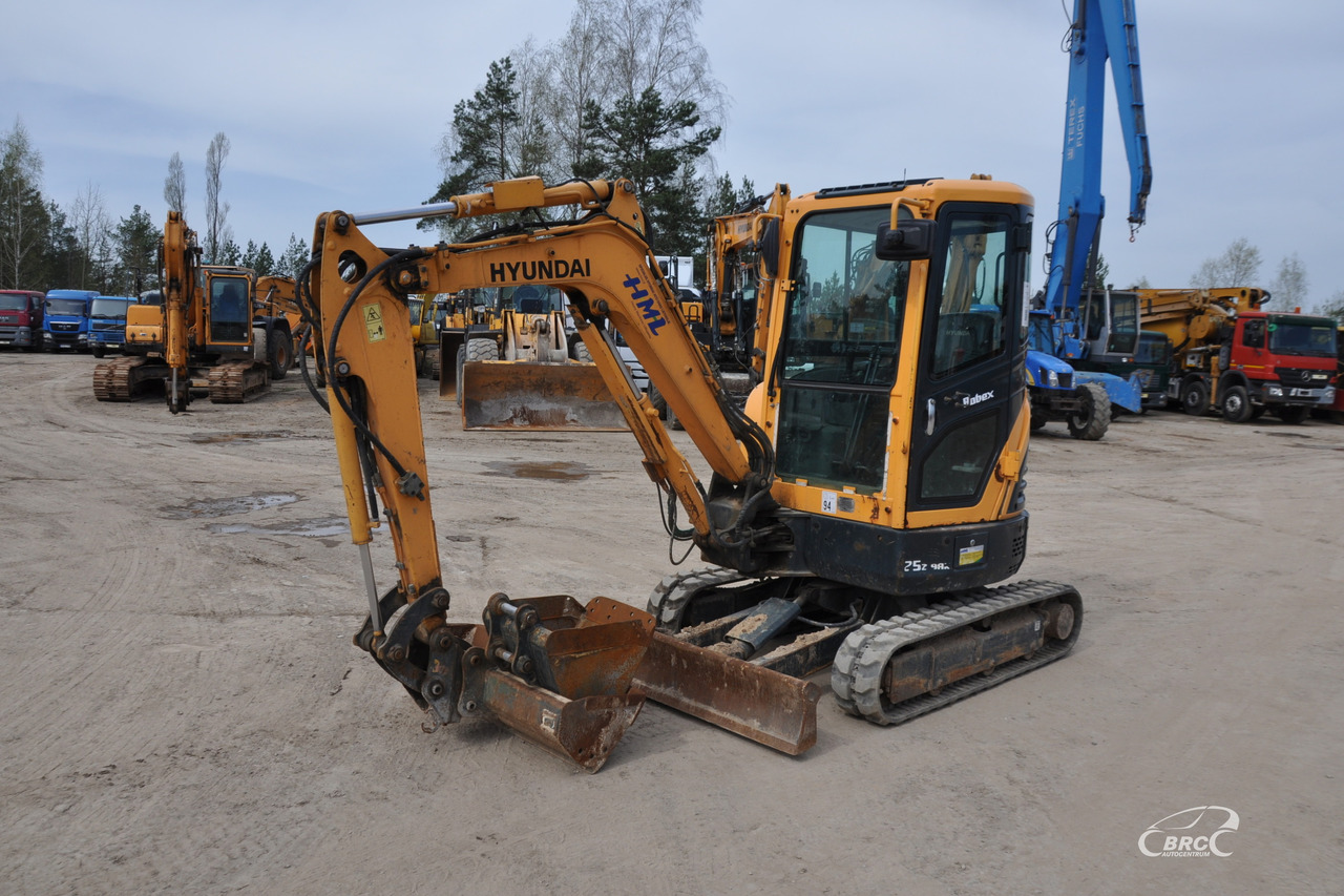 Hyundai R25Z-9AK - Mini bager: slika 1 Hyundai R25Z-9AK - Mini bager: slika 1