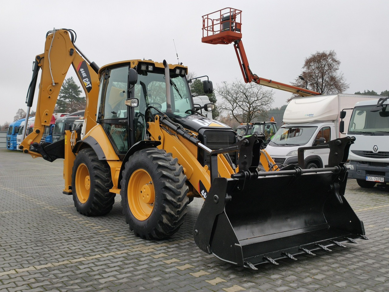 Caterpillar 444E Premier Sterowanie na Joystickach FULL OPCJA - Bager nakladalec: slika 2 Caterpillar 444E Premier Sterowanie na Joystickach FULL OPCJA - Bager nakladalec: slika 2