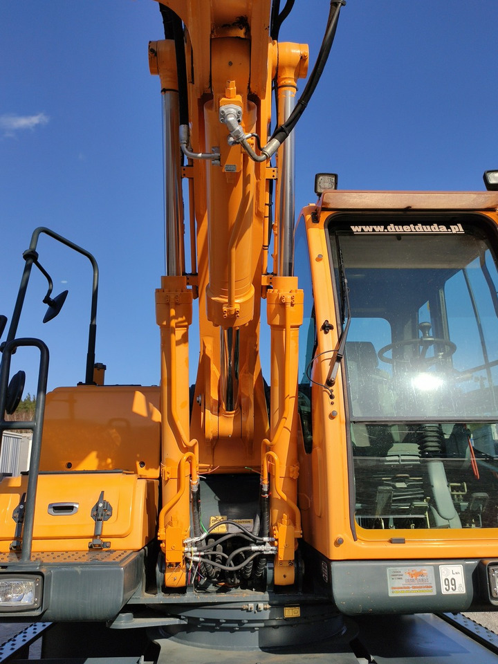 Hyundai 140W-9 Łyżka Skarpowa+Szybko Złącze !!! STAN Bardzo Dobry !!! - Bager na kolesih: slika 5 Hyundai 140W-9 Łyżka Skarpowa+Szybko Złącze !!! STAN Bardzo Dobry !!! - Bager na kolesih: slika 5