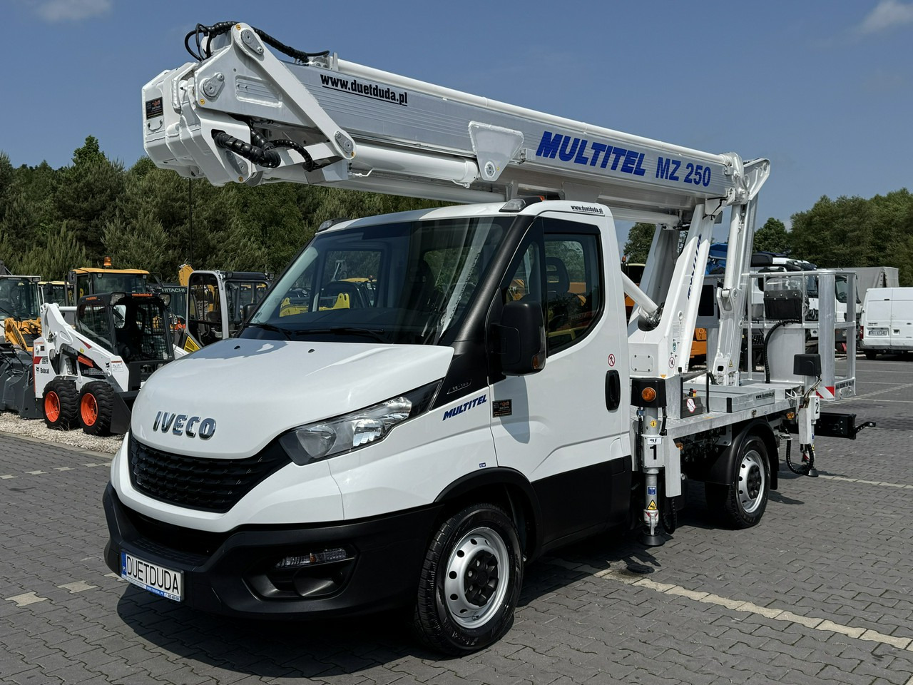 Iveco Daily 35S14 - Dvižna ploščad montirana na tovornjak: slika 2 Iveco Daily 35S14 - Dvižna ploščad montirana na tovornjak: slika 2