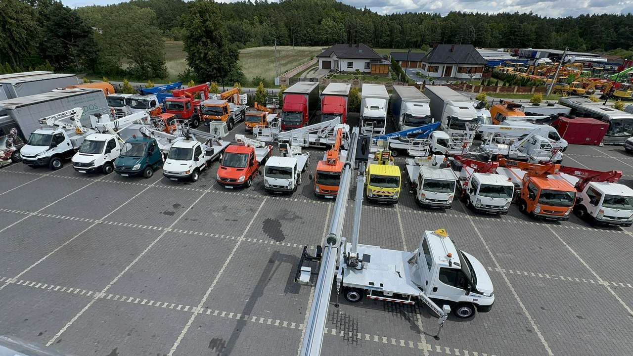 Iveco Daily 35S14 - Dvižna ploščad montirana na tovornjak: slika 1 Iveco Daily 35S14 - Dvižna ploščad montirana na tovornjak: slika 1