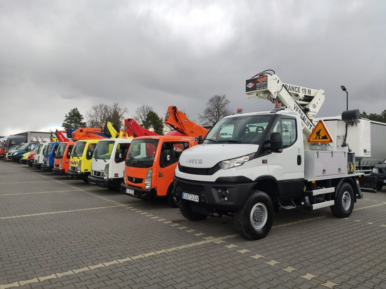 Iveco Daily 55S17W 4x4 Zwyżka 19m Versalift Lat 55 TB Time France - Dvižna ploščad montirana na tovornjak: slika 2 Iveco Daily 55S17W 4x4 Zwyżka 19m Versalift Lat 55 TB Time France - Dvižna ploščad montirana na tovornjak: slika 2