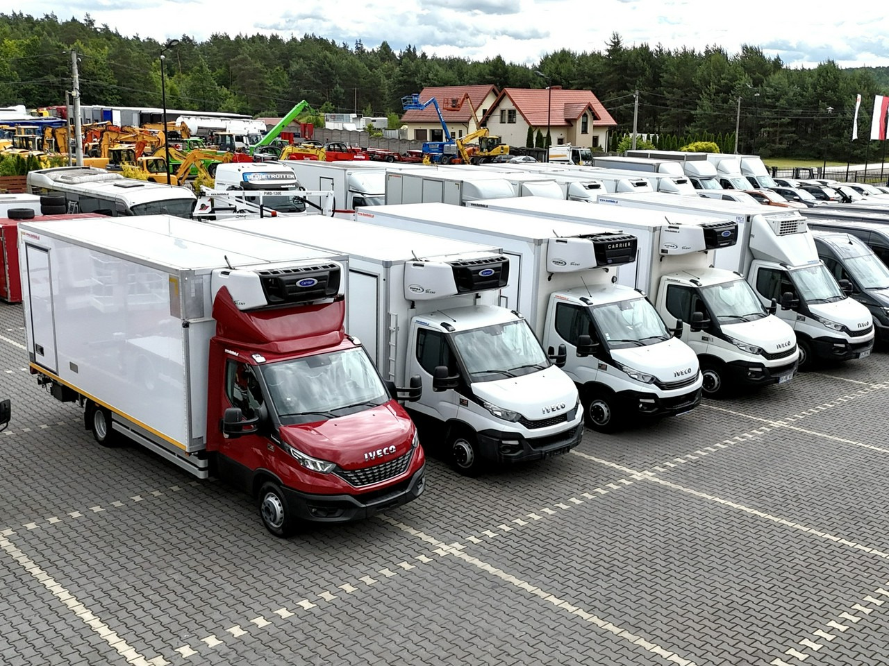 Iveco Daily 70C17 Mroźnia Agregat Carrier Supra 750 10-Palet + Winda - Hladilno vozilo: slika 1 Iveco Daily 70C17 Mroźnia Agregat Carrier Supra 750 10-Palet + Winda - Hladilno vozilo: slika 1