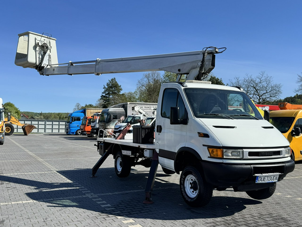 Iveco Daily - Dvižna ploščad montirana na tovornjak: slika 2 Iveco Daily - Dvižna ploščad montirana na tovornjak: slika 2