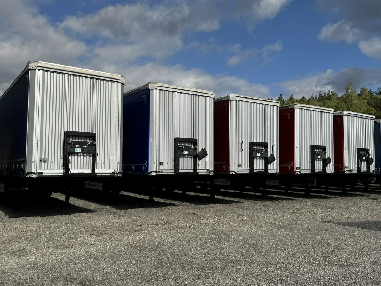 Kassbohrer Maxima XS Standard Super Stan !!! - Polprikolica s ponjavo: slika 2 Kassbohrer Maxima XS Standard Super Stan !!! - Polprikolica s ponjavo: slika 2