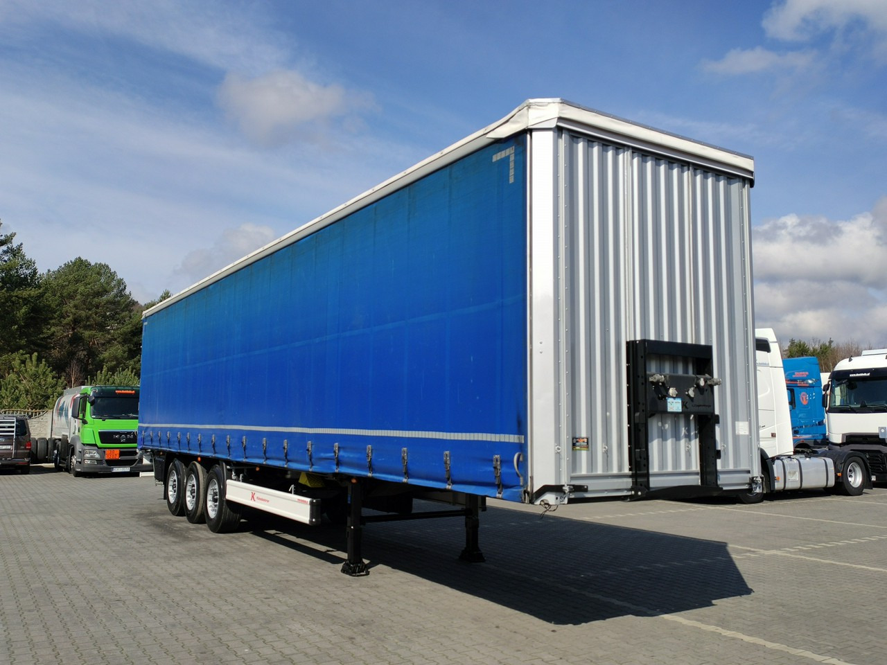 Kassbohrer Maxima XS Standard Super Stan !!! - Polprikolica s ponjavo: slika 1 Kassbohrer Maxima XS Standard Super Stan !!! - Polprikolica s ponjavo: slika 1