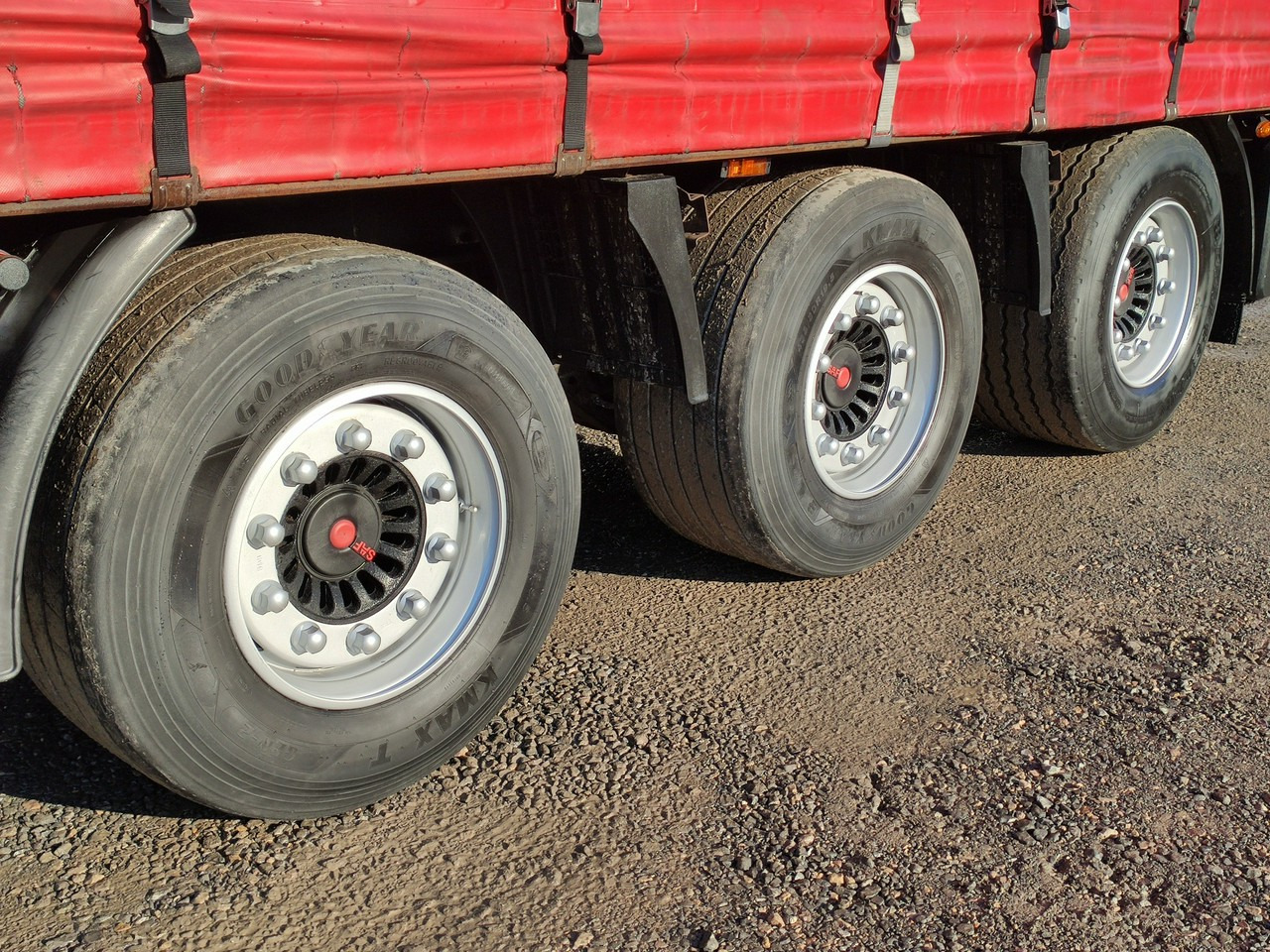 Kogel SN24 Firana Mega Oś Podnoszona - Polprikolica s ponjavo: slika 5 Kogel SN24 Firana Mega Oś Podnoszona - Polprikolica s ponjavo: slika 5