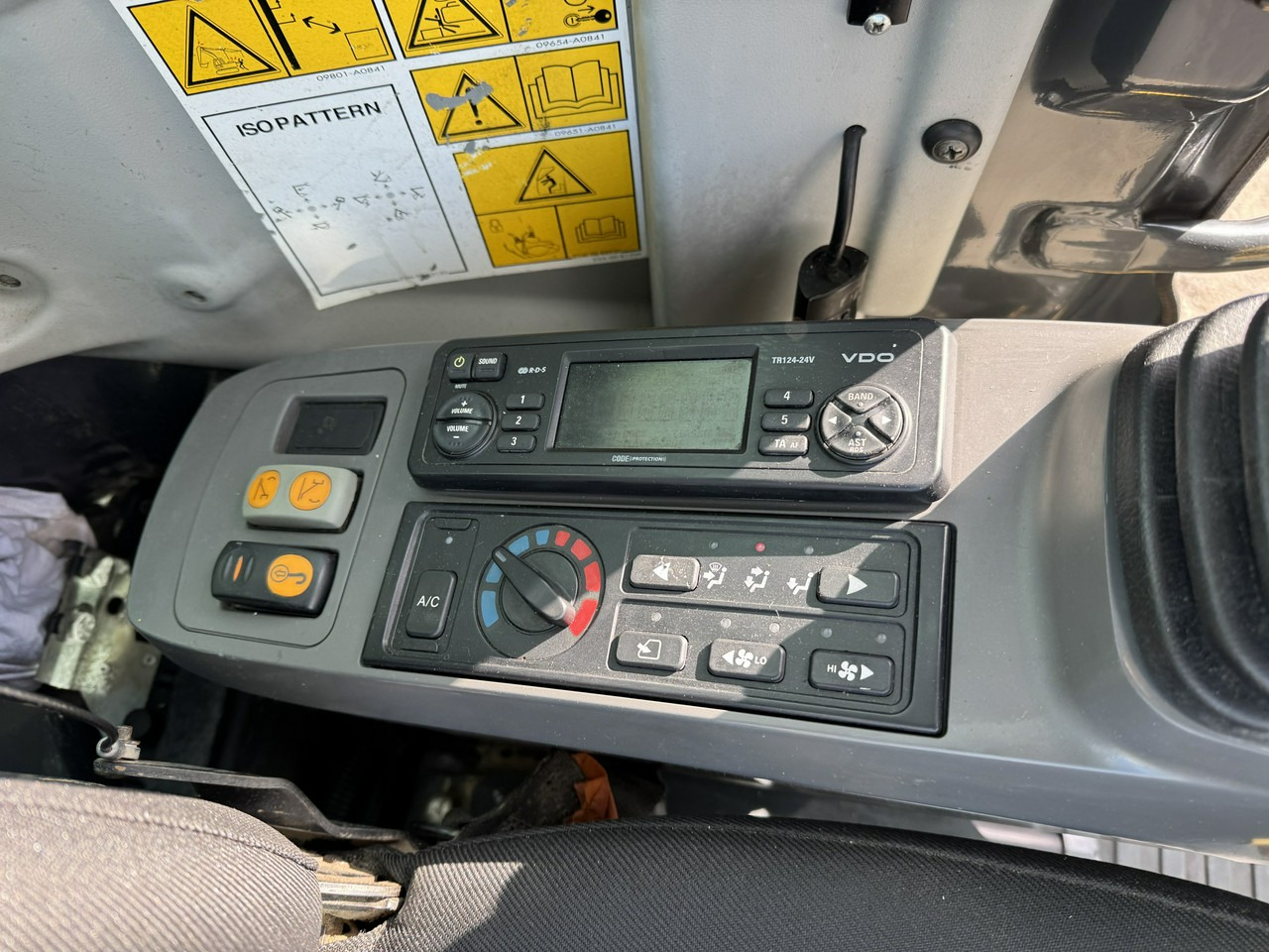 Bager na kolesih Komatsu PW 98 MR 8 Pług + Podpory 10ton Szybkozłącze: slika 28 Bager na kolesih Komatsu PW 98 MR 8 Pług + Podpory 10ton Szybkozłącze: slika 28