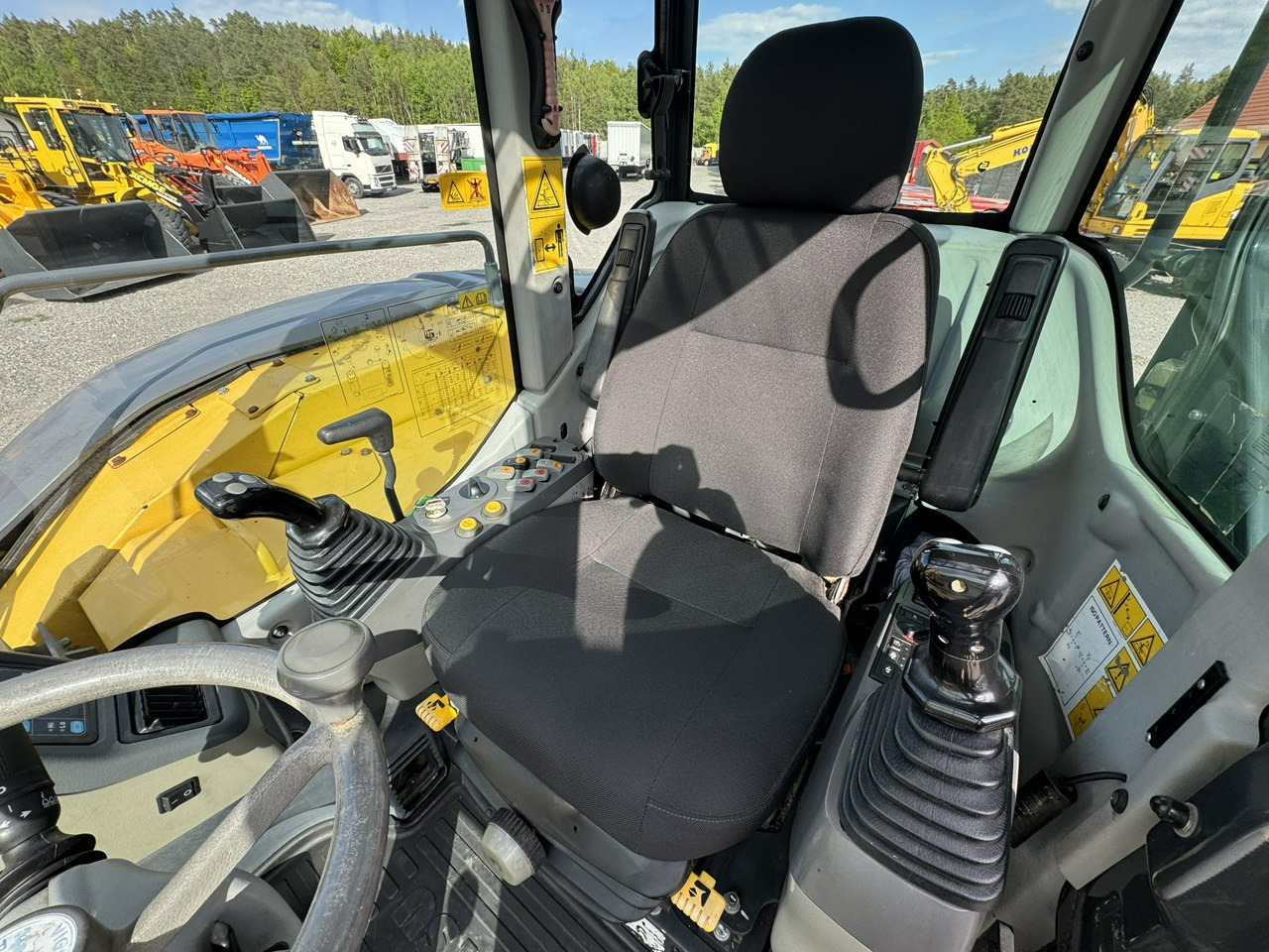 Bager na kolesih Komatsu PW 98 MR 8 Pług + Podpory 10ton Szybkozłącze: slika 24 Bager na kolesih Komatsu PW 98 MR 8 Pług + Podpory 10ton Szybkozłącze: slika 24