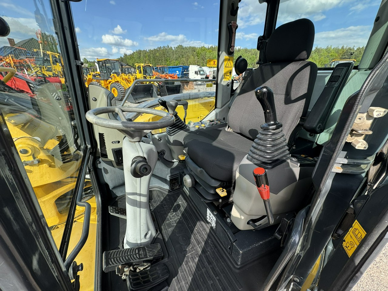 Bager na kolesih Komatsu PW 98 MR 8 Pług + Podpory 10ton Szybkozłącze: slika 23 Bager na kolesih Komatsu PW 98 MR 8 Pług + Podpory 10ton Szybkozłącze: slika 23