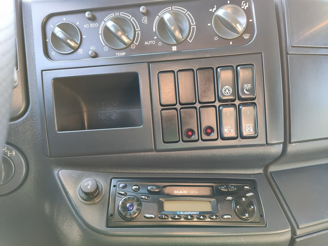 Tovornjak prekucnik, Tovornjak z dvigalom MAN Man 26.440 6x4 HDS HIAB 166 B-3 DUO Wywrotka Meiller 2-stronna: slika 34