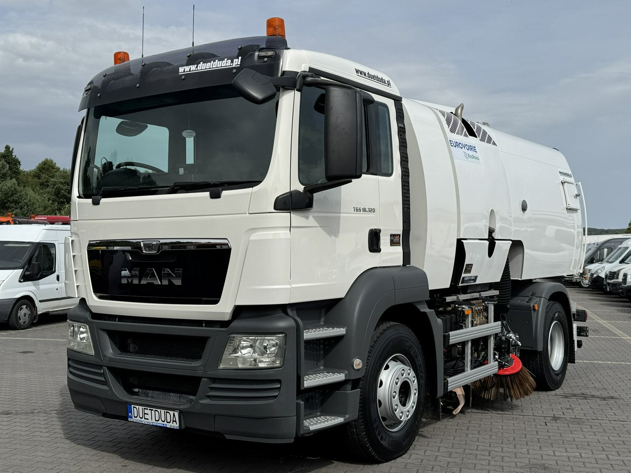 MAN TGS 18.320 E5 BUCHER OPTIFANT 8000 Zamiatarka Uliczna Euro 6 - Vozilo za pometanje: slika 4 MAN TGS 18.320 E5 BUCHER OPTIFANT 8000 Zamiatarka Uliczna Euro 6 - Vozilo za pometanje: slika 4