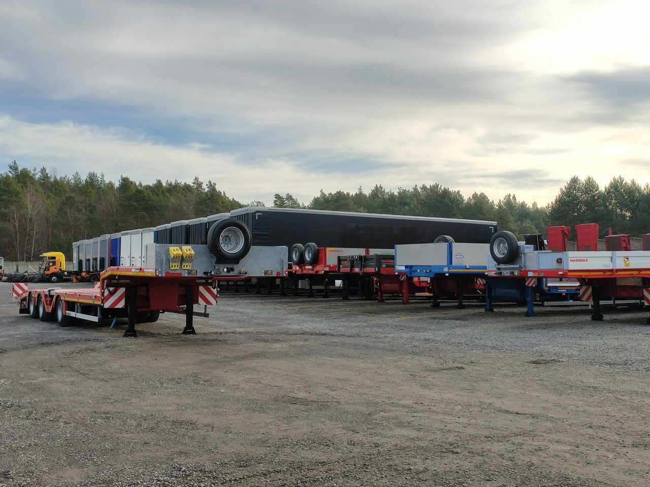 MAX Trailer 3-Osie Oś skrętna Oś Podnoszona Nooteboom - Nizko noseča polprikolica: slika 3 MAX Trailer 3-Osie Oś skrętna Oś Podnoszona Nooteboom - Nizko noseča polprikolica: slika 3