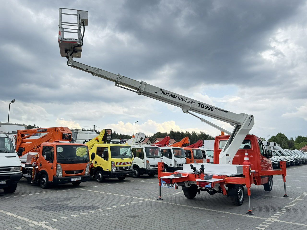 Mercedes Sprinter - Dvižna ploščad montirana na tovornjak: slika 2 Mercedes Sprinter - Dvižna ploščad montirana na tovornjak: slika 2