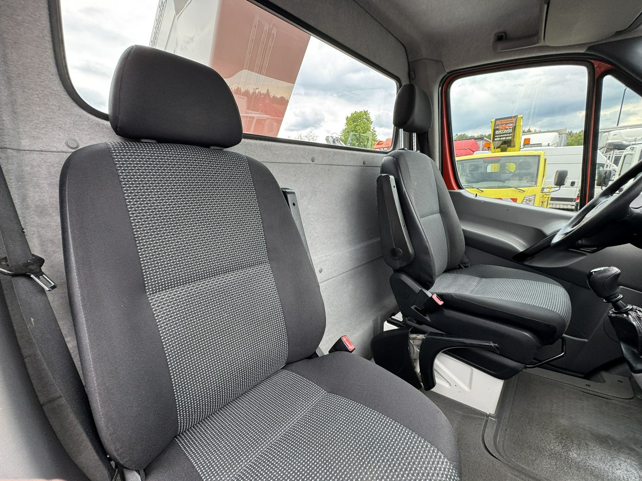 Dvižna ploščad montirana na tovornjak Mercedes Sprinter: slika 24