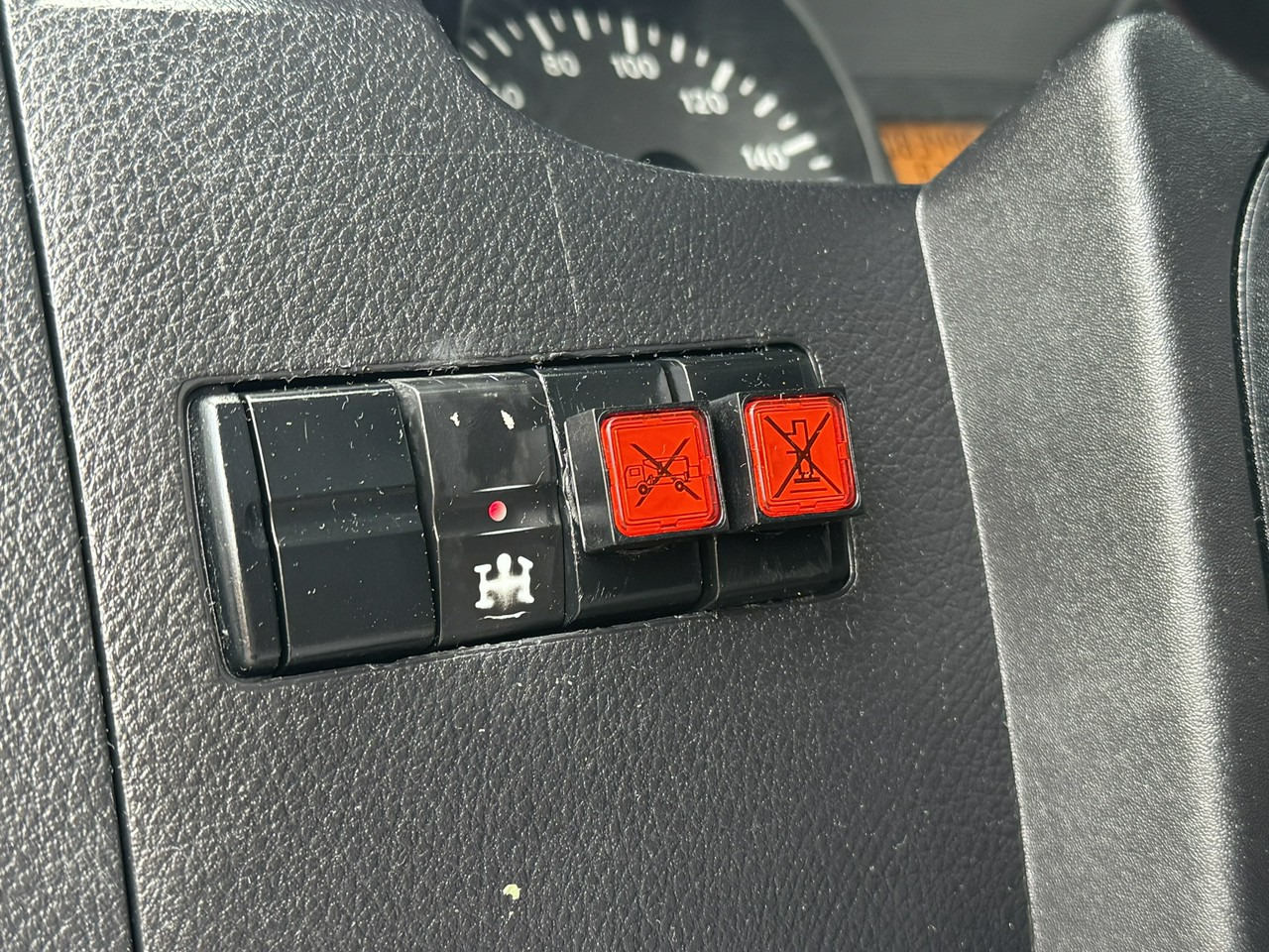 Dvižna ploščad montirana na tovornjak Mercedes Sprinter: slika 27