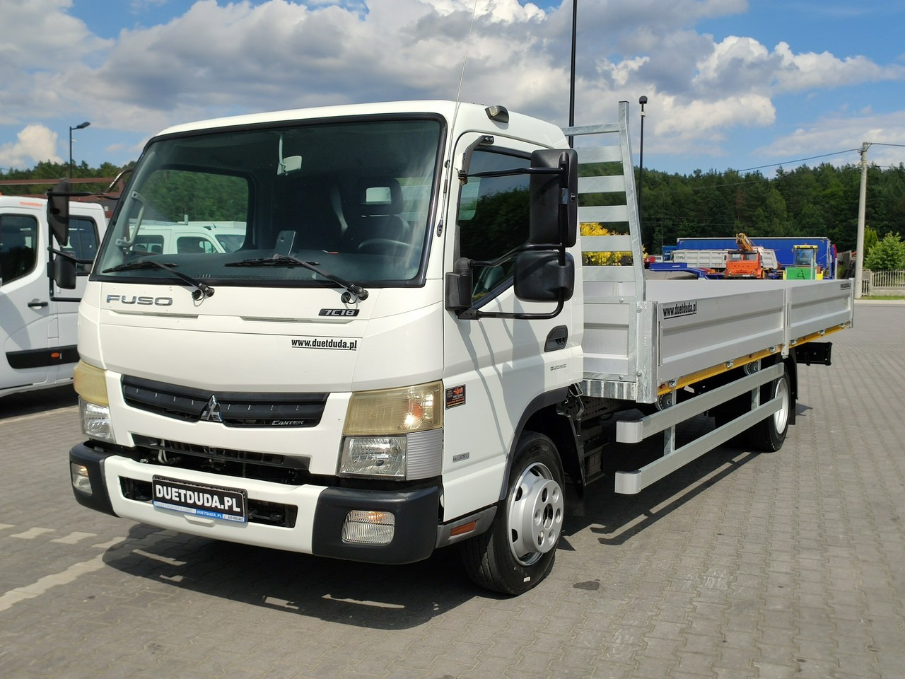 Mitsubishi Canter 7C18 3.0/150 KM Skrzyniowy Automat Klima - Tovornjak s kesonom: slika 3 Mitsubishi Canter 7C18 3.0/150 KM Skrzyniowy Automat Klima - Tovornjak s kesonom: slika 3
