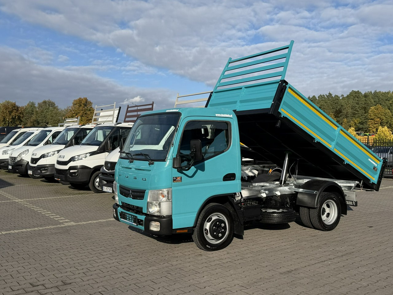 Mitsubishi Canter - Dostavno vozilo prekucnik: slika 1 Mitsubishi Canter - Dostavno vozilo prekucnik: slika 1