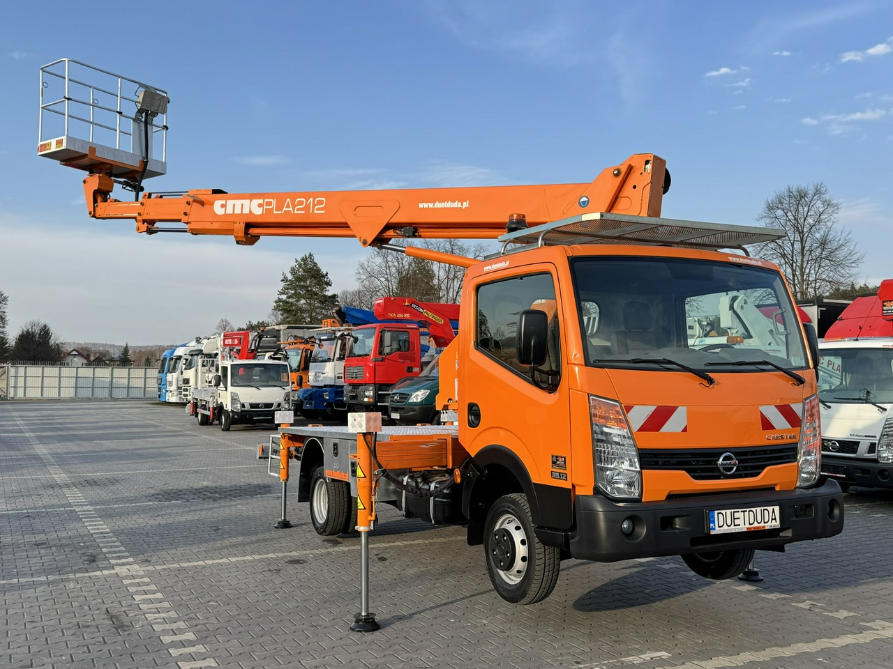 Nissan Cabstar - Dvižna ploščad montirana na tovornjak: slika 2 Nissan Cabstar - Dvižna ploščad montirana na tovornjak: slika 2
