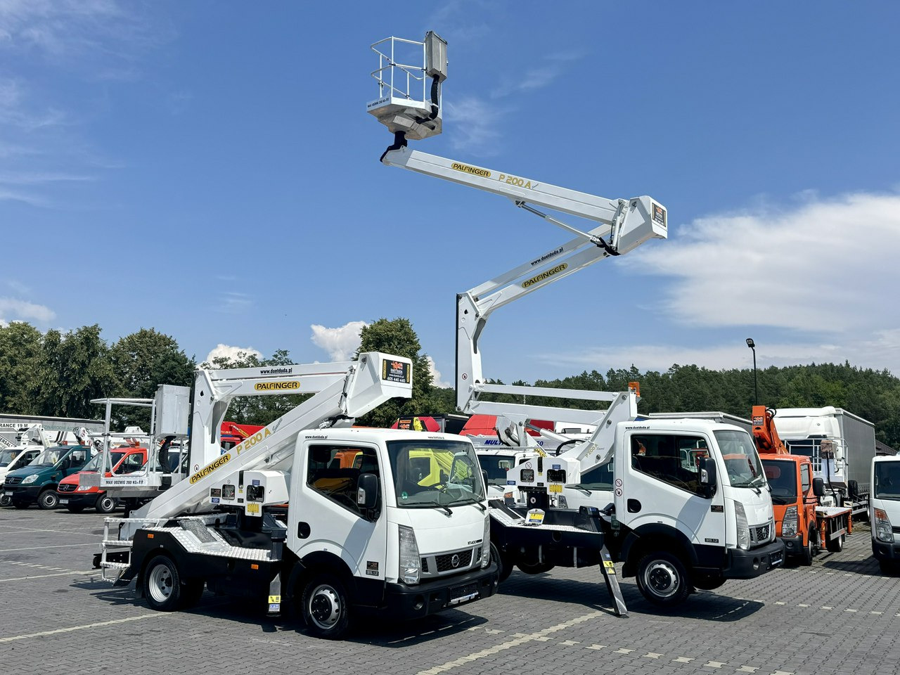 Nissan Cabstar - Dvižna ploščad montirana na tovornjak: slika 1 Nissan Cabstar - Dvižna ploščad montirana na tovornjak: slika 1