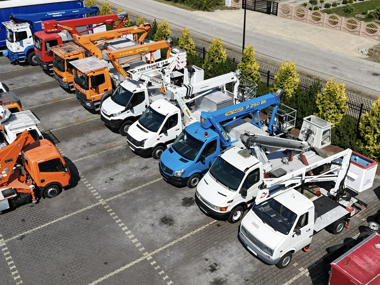 Nissan Zwyżka Podnośnik Koszowy 4X4 CABSTAR MAXITY SPRINTER - Dvižna ploščad montirana na tovornjak: slika 4 Nissan Zwyżka Podnośnik Koszowy 4X4 CABSTAR MAXITY SPRINTER - Dvižna ploščad montirana na tovornjak: slika 4