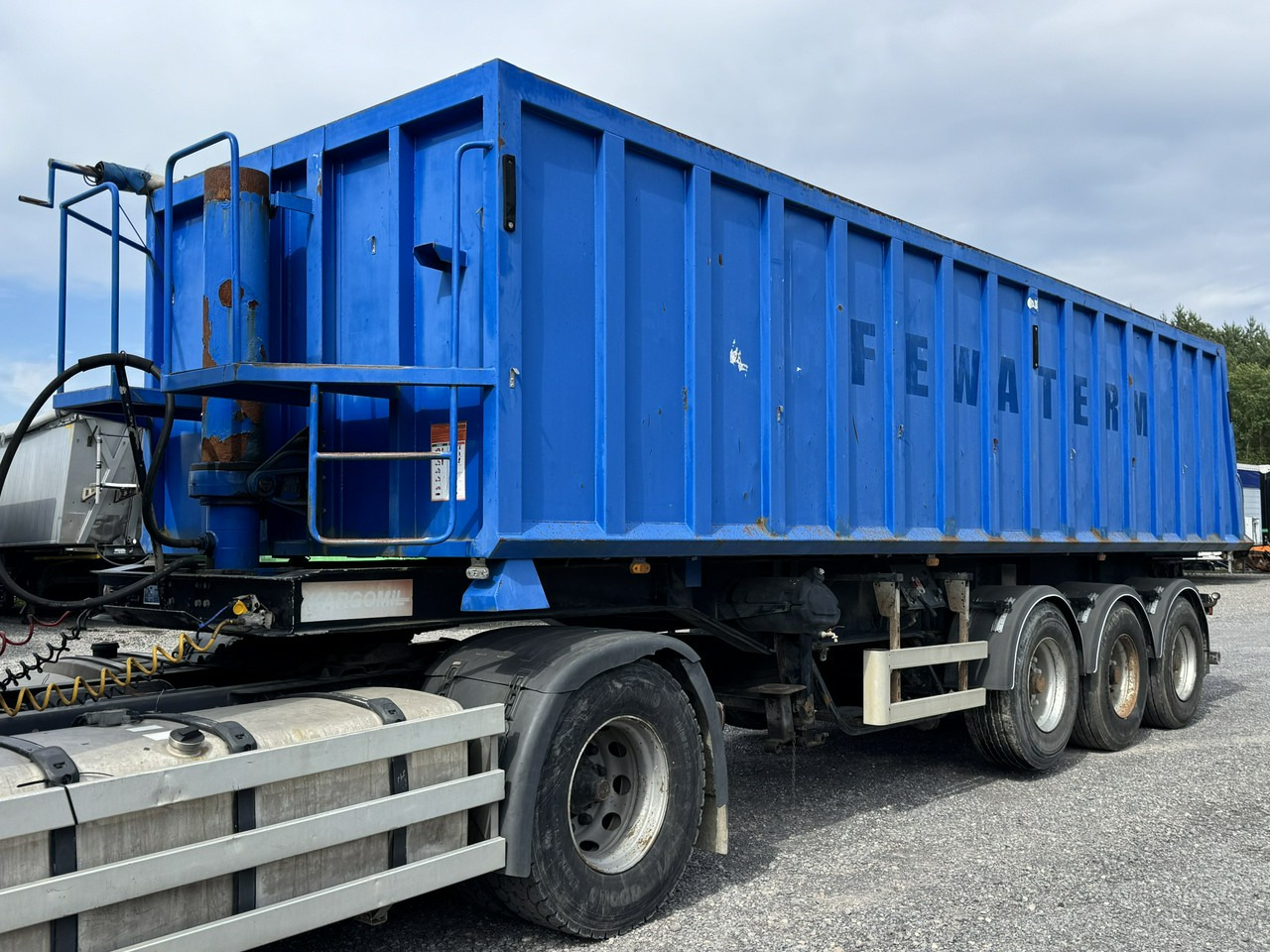 Ovibos Kargomil 35m STALOWA OKAZJA Stan Dobry !!! - Kiper polprikolica: slika 2 Ovibos Kargomil 35m STALOWA OKAZJA Stan Dobry !!! - Kiper polprikolica: slika 2