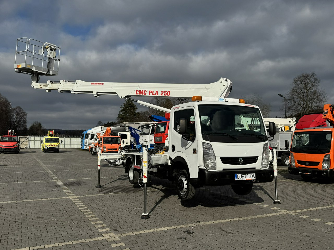 Renault Maxity - Dvižna ploščad montirana na tovornjak: slika 2 Renault Maxity - Dvižna ploščad montirana na tovornjak: slika 2