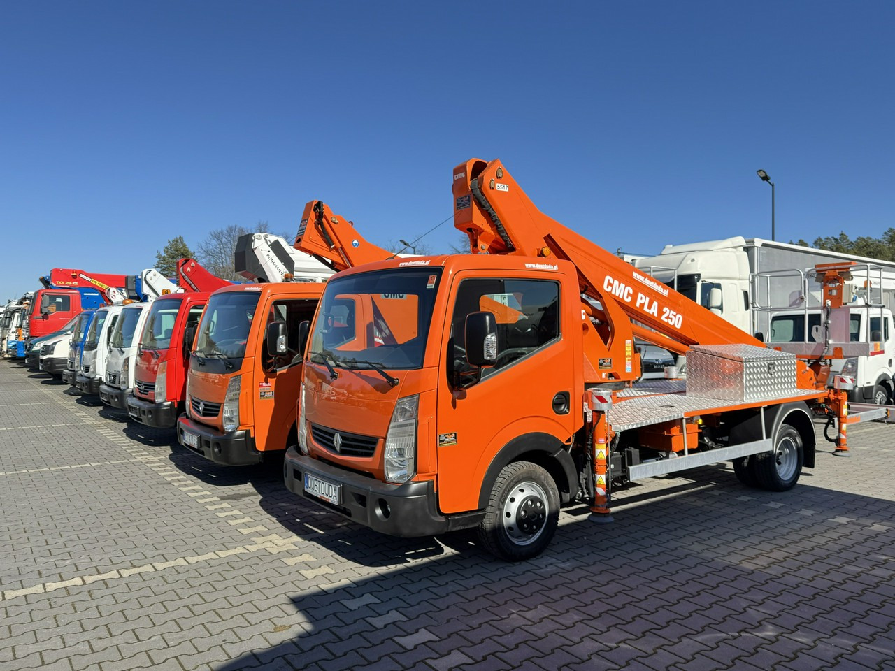 Renault Maxity - Dvižna ploščad montirana na tovornjak: slika 1 Renault Maxity - Dvižna ploščad montirana na tovornjak: slika 1