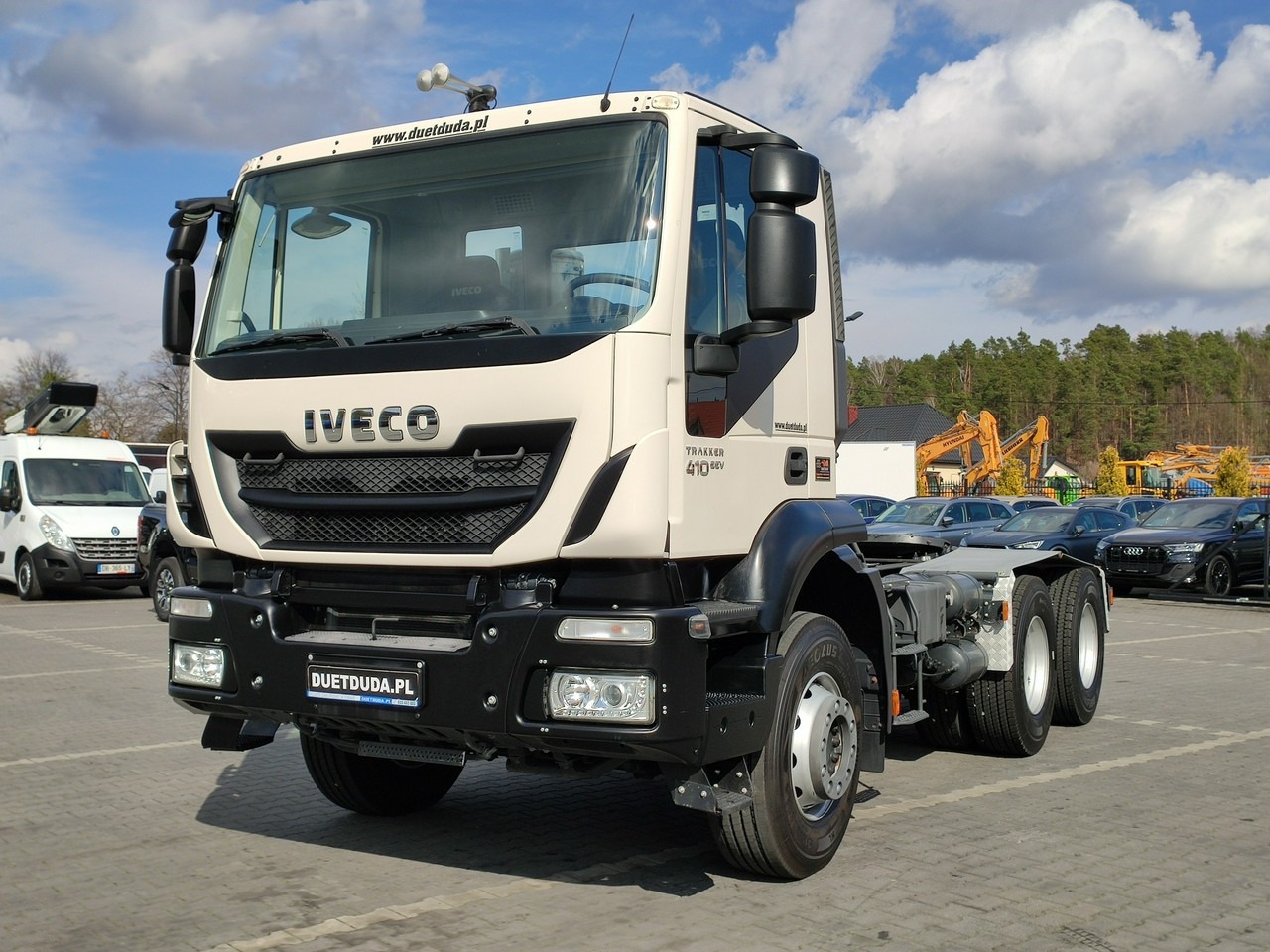 Iveco Trakker 26.410 6x4 Manual Mały Przebieg tylko-46000km - Vlačilec: slika 4 Iveco Trakker 26.410 6x4 Manual Mały Przebieg tylko-46000km - Vlačilec: slika 4