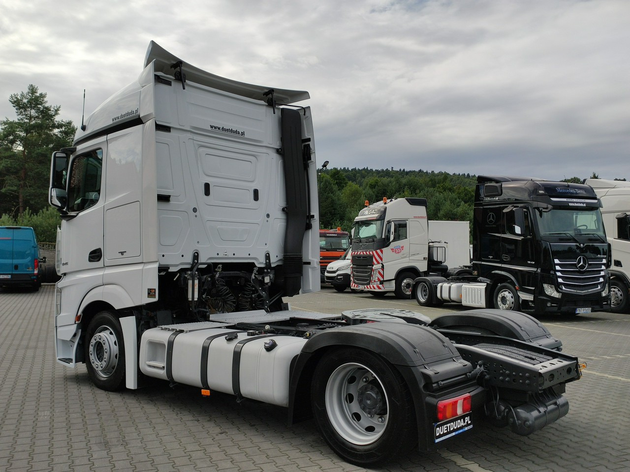 Vlačilec Mercedes ACTROS 1845 Euro 6 Low Deck Mega !!!: slika 9 Vlačilec Mercedes ACTROS 1845 Euro 6 Low Deck Mega !!!: slika 9