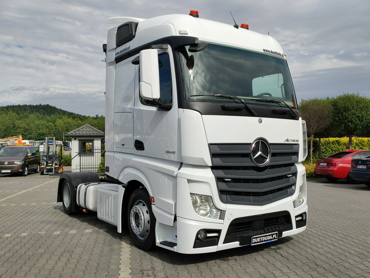Mercedes ACTROS 1845 Euro 6 Low Deck Mega !!! - Vlačilec: slika 1 Mercedes ACTROS 1845 Euro 6 Low Deck Mega !!! - Vlačilec: slika 1