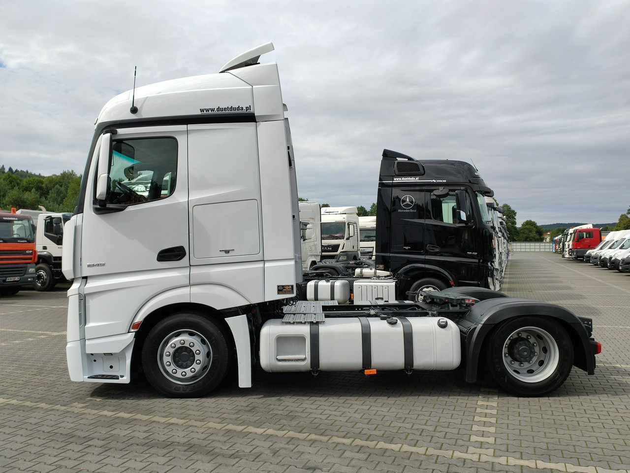 Vlačilec Mercedes ACTROS 1845 Euro 6 Low Deck Mega !!!: slika 38 Vlačilec Mercedes ACTROS 1845 Euro 6 Low Deck Mega !!!: slika 38