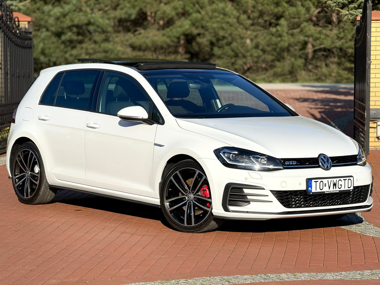 Volkswagen Golf - Kombilimuzina: slika 1 Volkswagen Golf - Kombilimuzina: slika 1