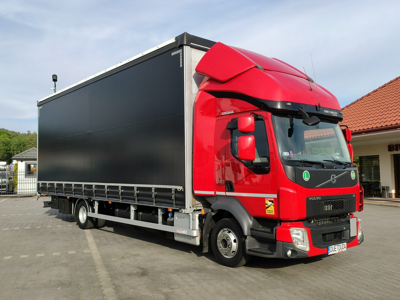 Volvo FL12.240 E6 Firana Tył Drzwi Dach Zsuwany Bogato Wyposażony !!! - Tovornjak s ponjavo: slika 1 Volvo FL12.240 E6 Firana Tył Drzwi Dach Zsuwany Bogato Wyposażony !!! - Tovornjak s ponjavo: slika 1
