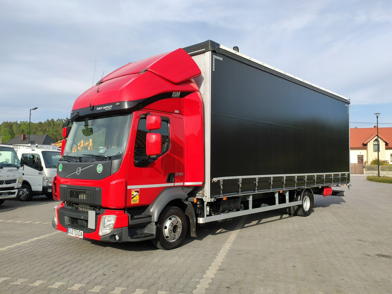Volvo FL12.240 E6 Firana Tył Drzwi Dach Zsuwany Bogato Wyposażony !!! - Tovornjak s ponjavo: slika 4 Volvo FL12.240 E6 Firana Tył Drzwi Dach Zsuwany Bogato Wyposażony !!! - Tovornjak s ponjavo: slika 4